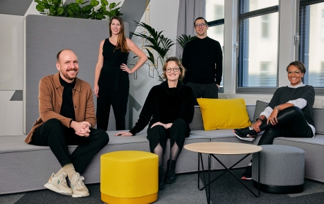 Kolle Rebbe, Ketchum und Dept bilden das Agentur-Konstrukt smartFLUX - Das neue smart FLUX-Team (v.l.n.r.): Lennard Wittgen, Julia Brehm, Simone Hoch, Björn Schick und Josephine Gerves - Foto: smart FLUX